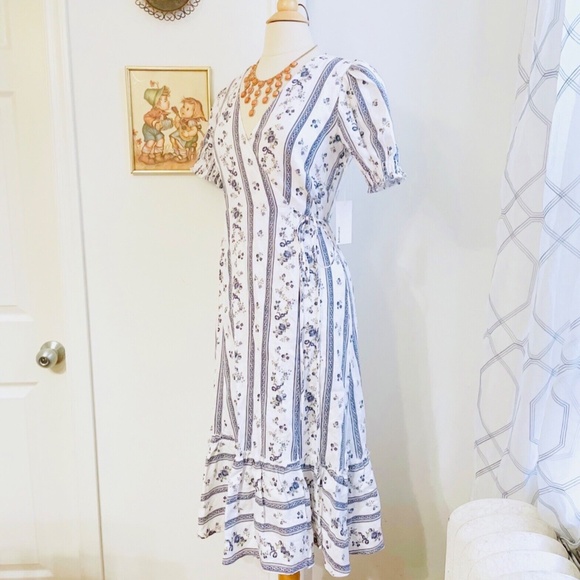 SOLD NEW Reformation Summer Wrap Linen Midi Dress White Blue Floral M Medium NWT - Picture 3 of 11